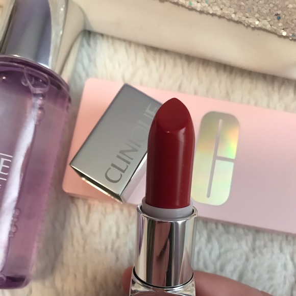 Clinique makeup set - Picture 3 of 4